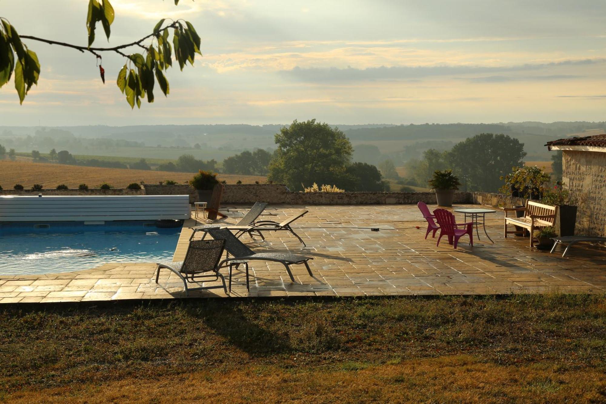 French Farmhouse Retreat With Pool & Superb Views. Blanzac  المظهر الخارجي الصورة